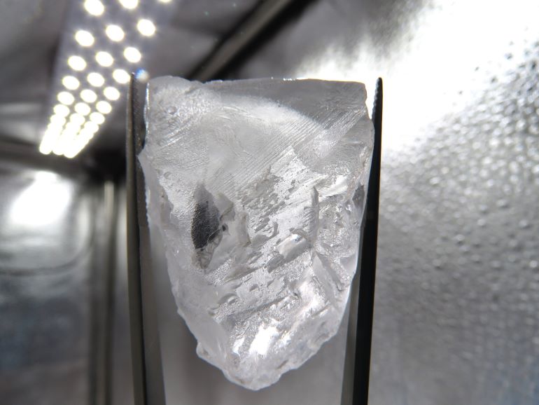 180 carat diamond recovered from Lulo